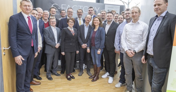 Vollautomatisierte Fertigung mit Carbonbeton als Schlüsseltechnologie Vollautomatisierte Fertigung mit Carbonbeton als Schlüsseltechnologie